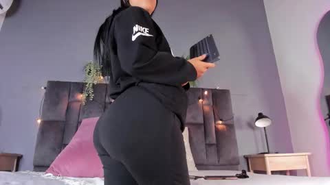 Snapshot of dulceaurora_ chatting on November 28, 2025, 2:47 am DULCE AURORA online show from November 28, 2025, 2:47 am