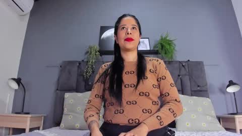 Snapshot of dulceaurora_ chatting on December 2, 2025, 11:15 am DULCE AURORA online show from December 2, 2025, 11:15 am