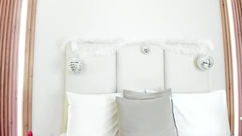 Dulce online show from December 19, 2025, 11:23 pm