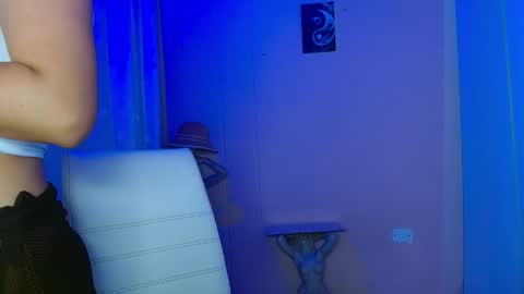 dulcepicante_1 online show from April 28, 2026, 12:31 am