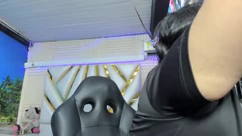 Snapshot of dulcineasaenz chatting on October 7, 2025, 6:49 pm Dulcinea online show from October 7, 2025, 6:49 pm