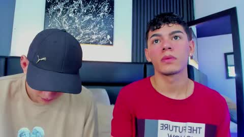 Snapshot of duolust chatting on November 11, 2025, 8:42 pm Thomas and Noah online show from November 11, 2025, 8:42 pm