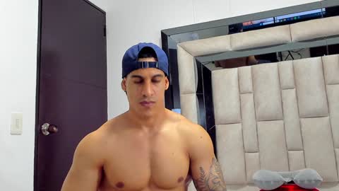 duran_dhikol1 online show from February 6, 2025, 1:05 am