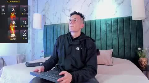 Dustin Sonne online show from October 26, 2025, 3:34 am