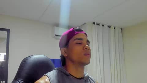 Snapshot of dustyn__michelle chatting on February 1, 2026, 2:10 am DUSTYN MICHELLE online show from February 1, 2026, 2:10 am