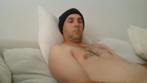 Snapshot of dustyroy09 chatting on April 23, 2026, 6:14 am dustyroy09 online show from April 23, 2026, 6:14 am