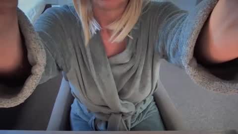 Ambertje040 online show from March 5, 2025, 8:21 am