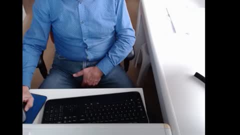 dutchpornking2 online show from November 1, 2025, 9:11 am