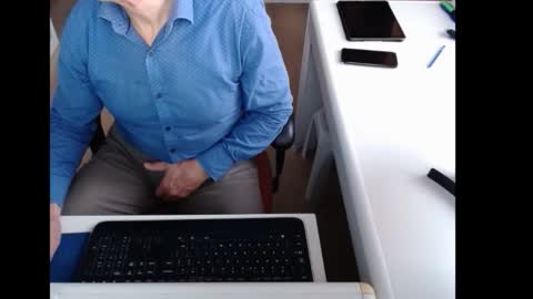 dutchpornking2 online show from November 26, 2025, 8:04 am