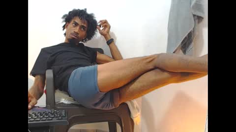 Snapshot of duvanf18 chatting on May 4, 2026, 3:41 pm Elburrito online show from May 4, 2026, 3:41 pm