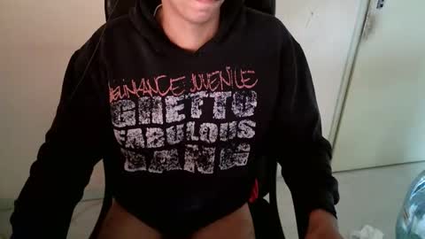 Snapshot of dwaynejamesjackson chatting on September 16, 2025, 9:21 am dwaynejamesjackson online show from September 16, 2025, 9:21 am