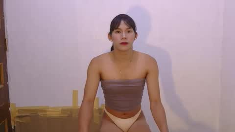 dy_namite online show from November 24, 2025, 7:02 pm