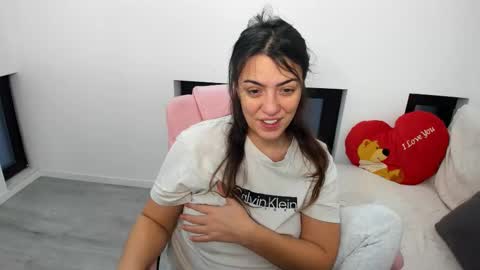 dayana online show from January 18, 2026, 5:44 am