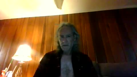 Snapshot of dyankee68 chatting on December 14, 2025, 12:43 pm dyankee68 online show from December 14, 2025, 12:43 pm