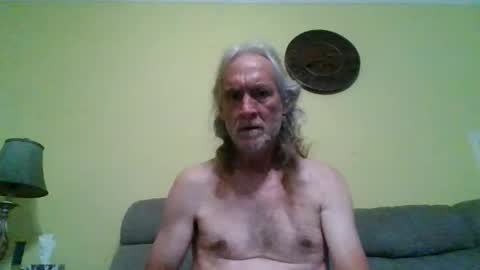 Snapshot of dyankee68 chatting on June 2, 2026, 10:17 am dyankee68 online show from June 2, 2026, 10:17 am