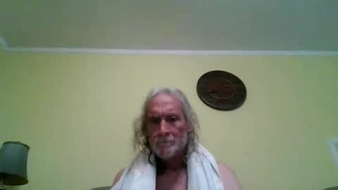 Snapshot of dyankee68 chatting on June 4, 2026, 12:16 am dyankee68 online show from June 4, 2026, 12:16 am