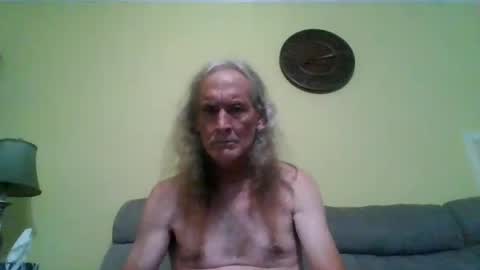 Snapshot of dyankee68 chatting on July 14, 2026, 12:13 am dyankee68 online show from July 14, 2026, 12:13 am