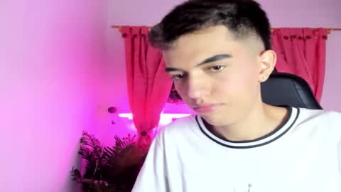 Snapshot of dylan_2005 chatting on September 23, 2025, 11:24 am Dylan online show from September 23, 2025, 11:24 am