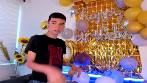 Snapshot of dylan_2005 chatting on September 26, 2025, 11:36 am Dylan online show from September 26, 2025, 11:36 am