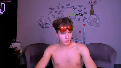 dylan_bold online show from September 22, 2025, 7:49 pm