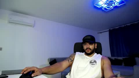 Dylan Dom  online show from September 25, 2025, 8:01 pm