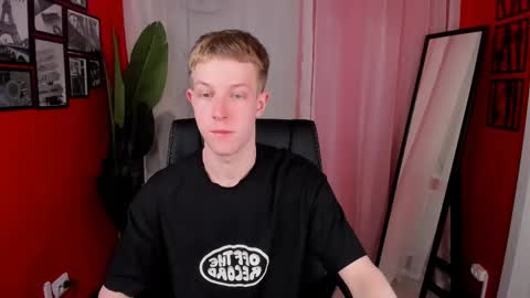 Dylan online show from April 15, 2026, 10:44 am