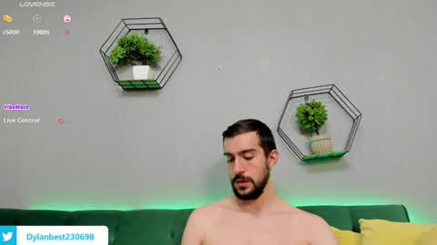 Dylan online show from November 9, 2025, 6:39 pm