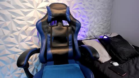 Dylan online show from October 29, 2025, 1:35 pm