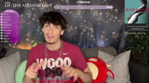 Snapshot of dylandaniel69 chatting on December 5, 2024, 11:07 pm Dylan Daniel 7.8 online show from December 5, 2024, 11:07 pm