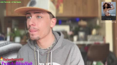 Snapshot of dylandaniel69 chatting on January 15, 2025, 5:37 pm Dylan Daniel 7.8 online show from January 15, 2025, 5:37 pm