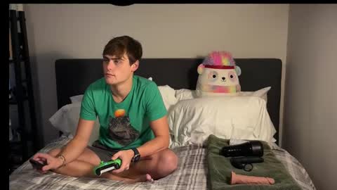 dylanfruits online show from October 28, 2025, 3:04 pm