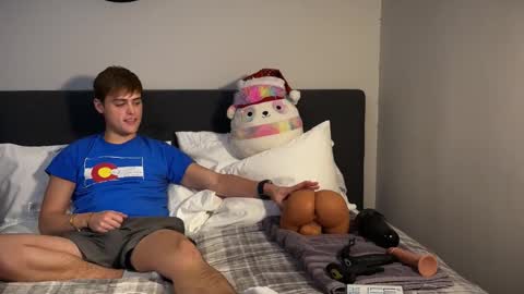 dylanfruits online show from November 25, 2025, 4:40 pm