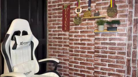 Snapshot of dylangusss chatting on February 15, 2026, 6:43 am Dylangusss online show from February 15, 2026, 6:43 am