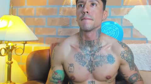 Snapshot of dylanstonne1 chatting on March 4, 2025, 10:49 pm D Y L A N online show from March 4, 2025, 10:49 pm