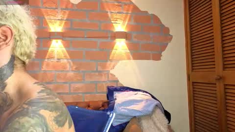 Snapshot of dylanstonne1 chatting on September 28, 2025, 8:47 pm D Y L A N online show from September 28, 2025, 8:47 pm