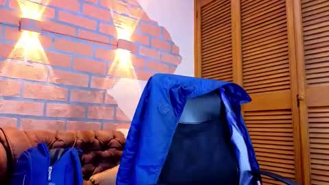 D Y L A N online show from February 12, 2026, 2:39 am