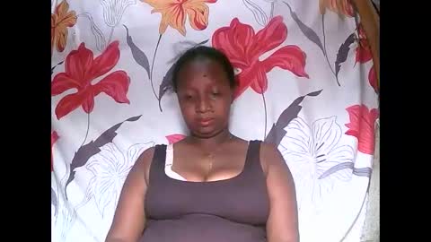 Snapshot of dyvah_sexy chatting on October 18, 2025, 8:48 am dyvah_sexy online show from October 18, 2025, 8:48 am