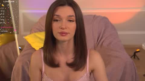 Eva online show from December 3, 2025, 3:32 pm