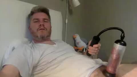 ER35 online show from October 15, 2025, 4:51 pm