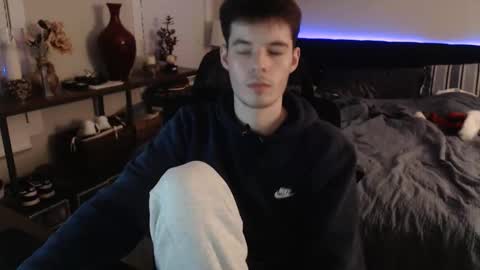 Alex online show from December 2, 2025, 1:33 am