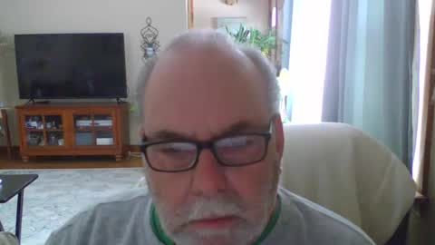 Snapshot of earl52 chatting on March 5, 2026, 5:09 pm earl52 online show from March 5, 2026, 5:09 pm