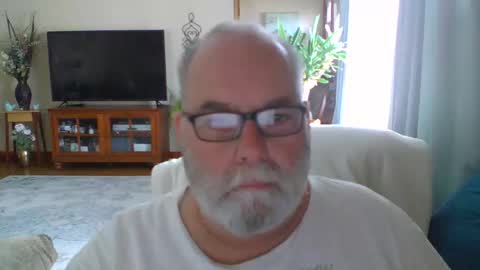 Snapshot of earl52 chatting on April 6, 2026, 12:50 pm earl52 online show from April 6, 2026, 12:50 pm