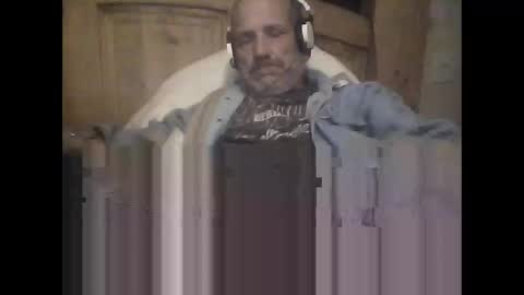 Snapshot of easye4015 chatting on January 18, 2025, 10:17 am Easye online show from January 18, 2025, 10:17 am