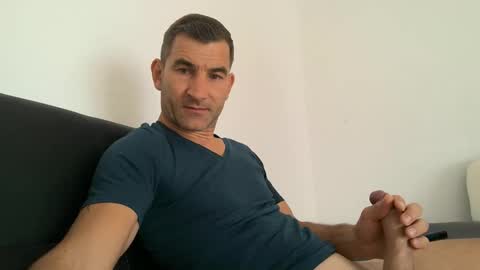 Snapshot of easystyle1 chatting on June 2, 2026, 6:48 am Andrew online show from June 2, 2026, 6:48 am