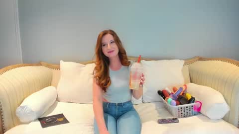Snapshot of eatmygingersnapps chatting on February 10, 2025, 3:32 pm Allison online show from February 10, 2025, 3:32 pm