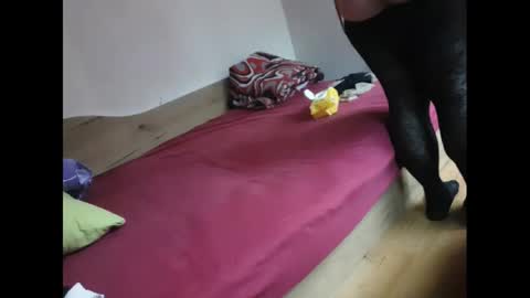 shy yoong cross online show from February 5, 2025, 1:00 pm