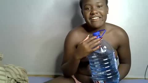 Queen online show from March 19, 2026, 11:42 pm