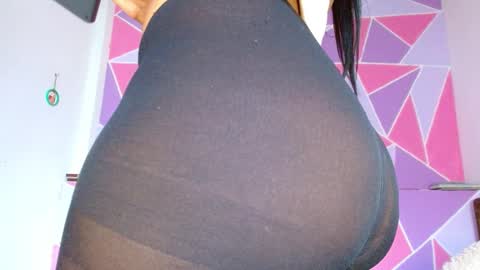 Snapshot of ebony_alika chatting on December 11, 2024, 5:15 pm Alika Ashanti online show from December 11, 2024, 5:15 pm