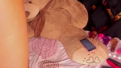 Luci  online show from February 15, 2025, 6:44 am