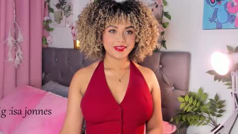 Snapshot of ebony_curly2 chatting on February 12, 2026, 11:33 pm isa online show from February 12, 2026, 11:33 pm